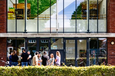 Ruzie tussen families mondt uit in drama: wat we weten over de steekpartij bij eindmusical