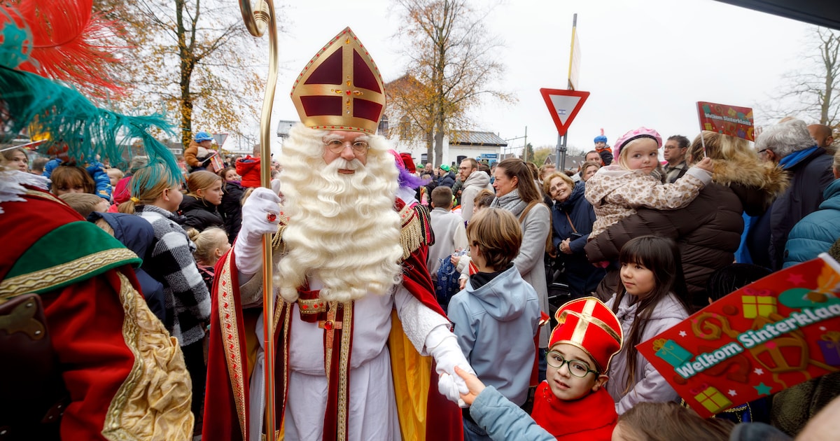 Sinterklaas bezoekt Koningshoek in Maassluis