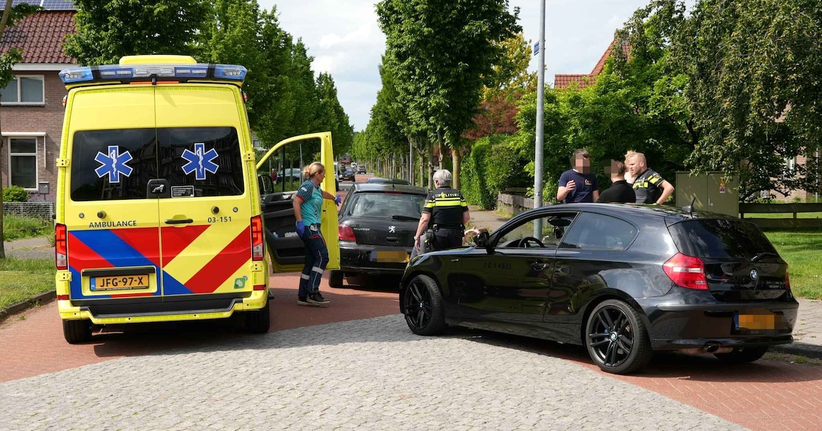 Aanrijding tussen twee voertuigen in Beilen