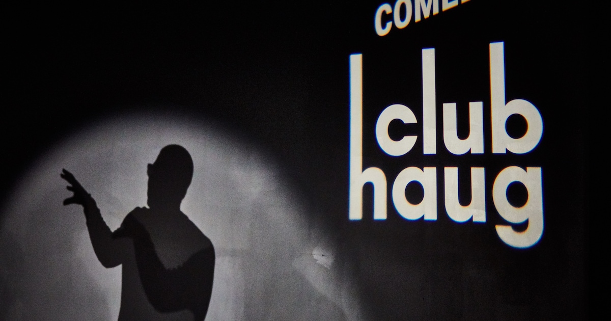 Cabaretiers treden op voor vrouw van Alfredo Goeloe tijdens benefietavond in Club Haug