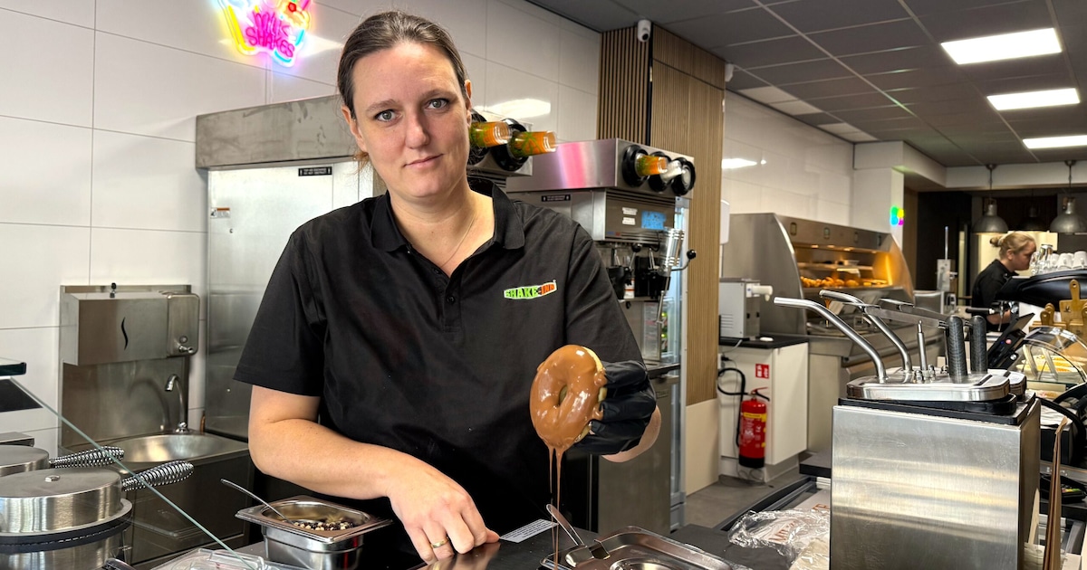 Nina opent een zaak vol zoetigheid: 'Meer dan 50 smaken milkshakes en slush'