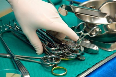 Surgeon Thomas (53) refuses to operate while tired: ‘It feels like a disgrace to back out’