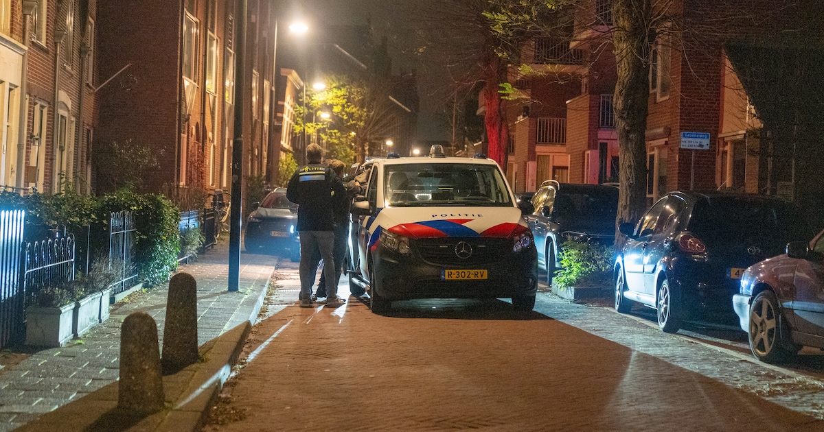 Man gewond nadat hij door vrouw in rug wordt gestoken in woning, verdachte aangehouden