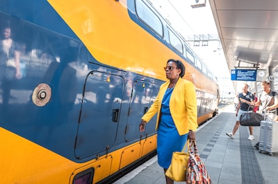 Mensen met NS-zomerabonnement krijgen opeens hoge facturen op de mat: ‘Klantonvriendelijk’