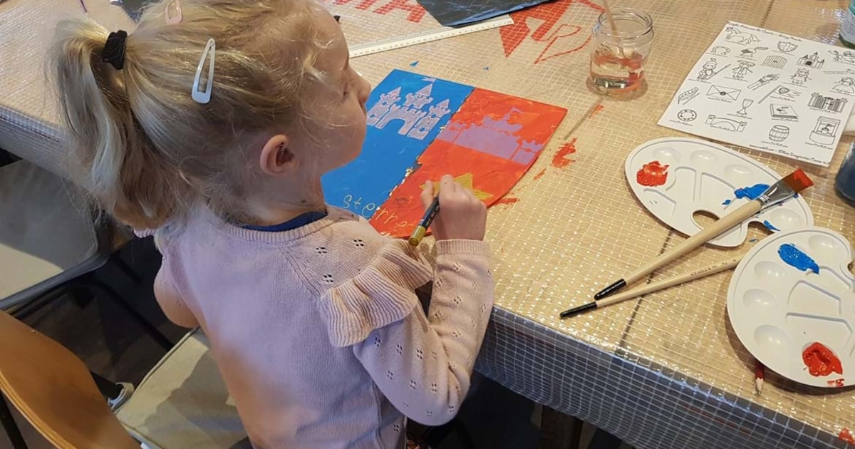 Workshop middeleeuwse wapenschilden maken in Westlands Museum voor kinderen