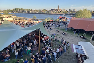 WonderWaal lokt veel 35-plussers naar Stadseiland Stek: ‘Beter dan vliegen naar Ibiza’