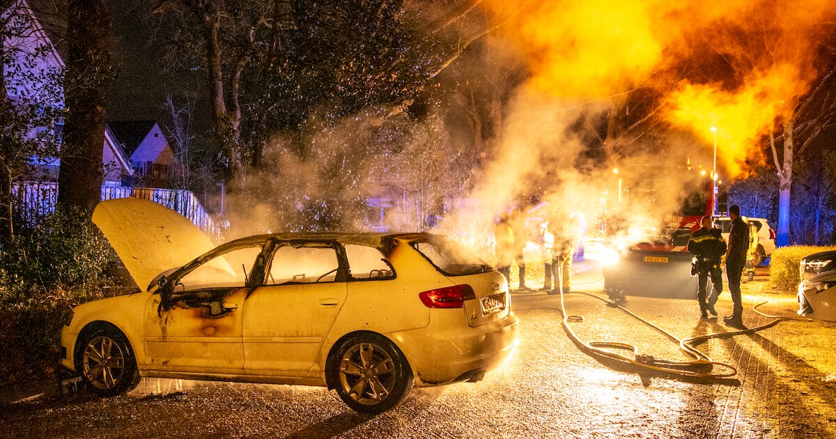 Auto uitgebrand op Meester van Ekstraat in Haulerwijk