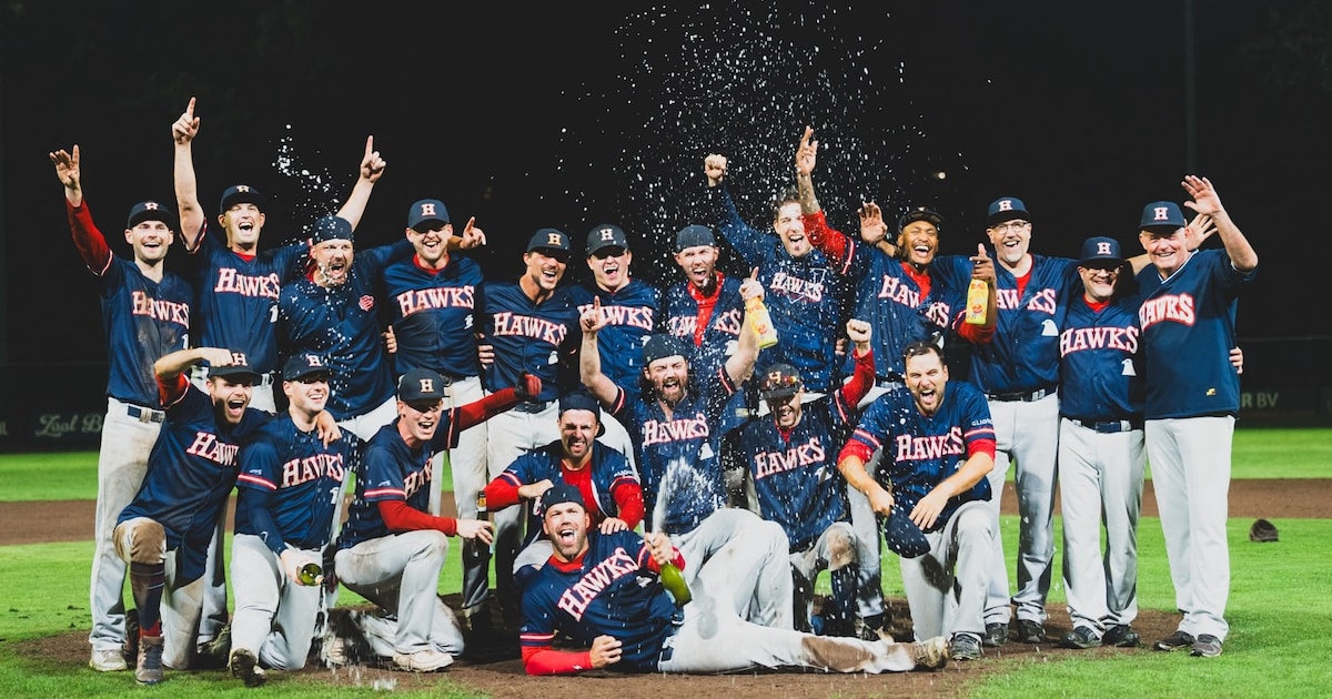 Uitstel is geen afstel: The Hawks alsnog kampioen na thriller in Schiedam