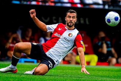 Feyenoord-middenvelder Charles Vanhoutte cijfert zich graag weg: ‘Ik loop niet zo te koop met mezelf’