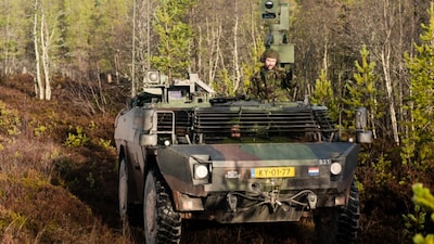Pantserwagens en mitrailleurs op straat: zo verliep militaire oefening in Twente