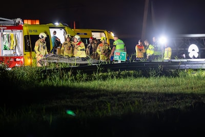 Plots schiet T. met 130 km/u vluchtstrook op en knalt tegen busje: ‘In één keer was het ‘boem gemach