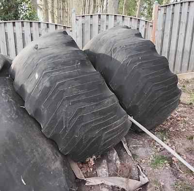 Gun deze pullingbanden een nieuw leven in de tuin als zand- of bloembak