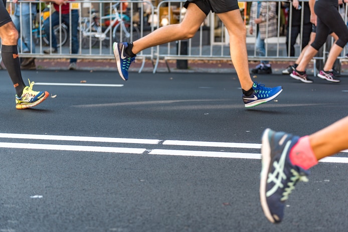 Van de 41 leden van de hardloopclub loopt niemand meer op Nike waarom het bedrijf het moeilijk heeft Binnenland AD