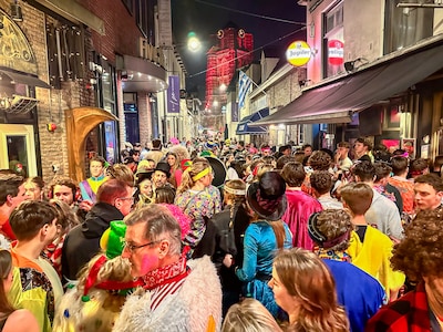 Tumult in Oosterhout over tieners die met carnaval tussen wal en schip vallen: ‘Ik ben boos’
