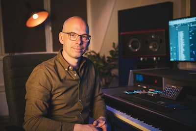 ‘In een orkest spelen is een work-out voor je brein’: componist Mark slaat alarm over muziekles voor