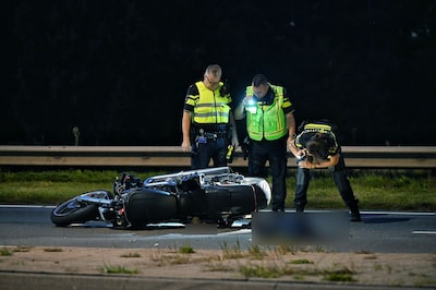 Motorrijder raakt zwaargewond bij val op Burgemeester Letschertweg in Tilburg