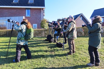 Fotograferende vogelaars in Huissen en koor Beneden-Leeuwen ‘op de kiek’