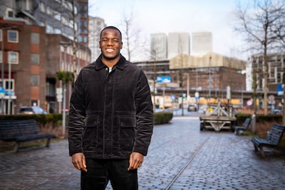 Van jochie op Zuid naar prijswinnend dichter: dit is Gershwin Bonevacia