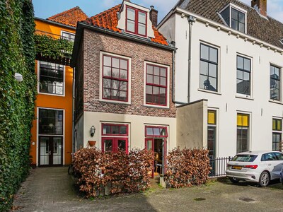 Wonen in middeleeuws huis: ‘Een verborgen plekje in de drukte van de stad’