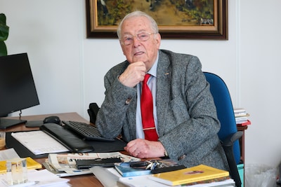 Waarom het oudste raadslid van Nederland na 24 jaar stopt: ‘Ik stond meerdere keren op het punt om w