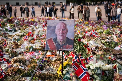 Noorwegen neemt afscheid van koning Harald: zijn Mette-Marit en haar zoon daarbij?