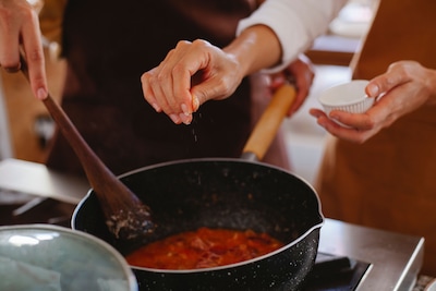 Op deze Haagse plekken maak je gratis tomatensaus (en dat is ook nog eens tegen verspilling)