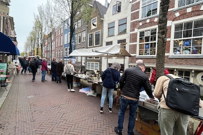 De antiekmarkt is terug! Zo zag de eerste editie in Delft eruit