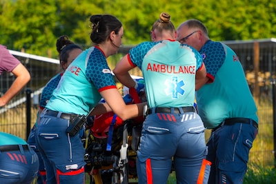 Vrouw raakt gewond bij botsing met andere fietsster in Oss, met spoed naar ziekenhuis gebracht