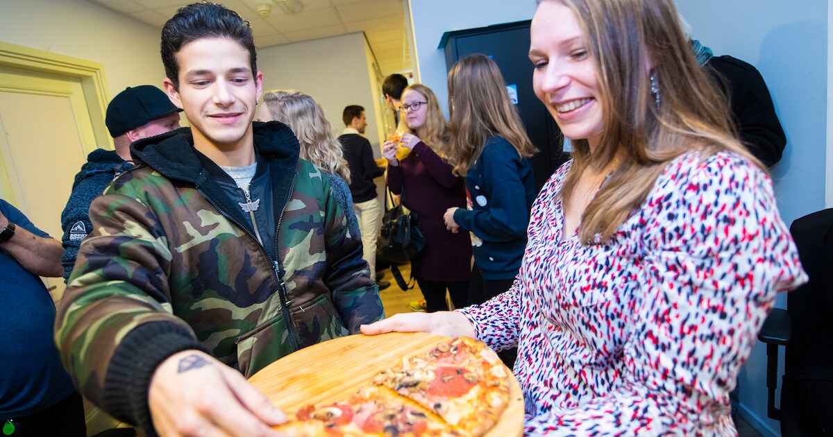 Pizza en plannen: jongeren denken mee over chillplek in Oostvoorne | Voorne aan Zee