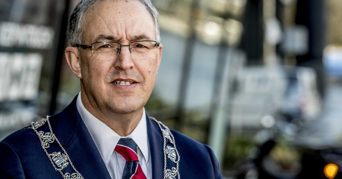 Aboutaleb baalt van motie na salafisme-debat | Regio | AD.nl