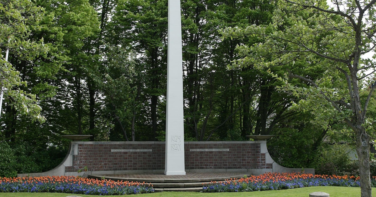 Oorlogsmonument Waddinxveen op tijd gerenoveerd en vernieuwd