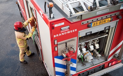 Twaalf brandweerwagens rukken uit voor... een plastic zak