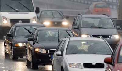 Code geel in Zuid-Holland om mist; files rondom de A4 van en naar Den Haag