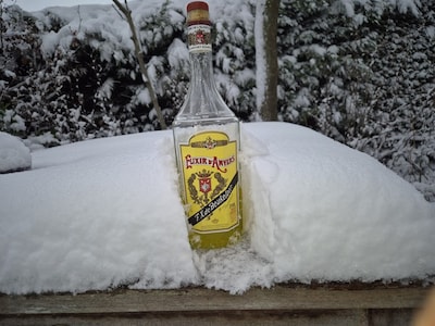 Winterse humor in Essen: “Een halve fles Elixir d’Anvers sneeuw gevallen!”