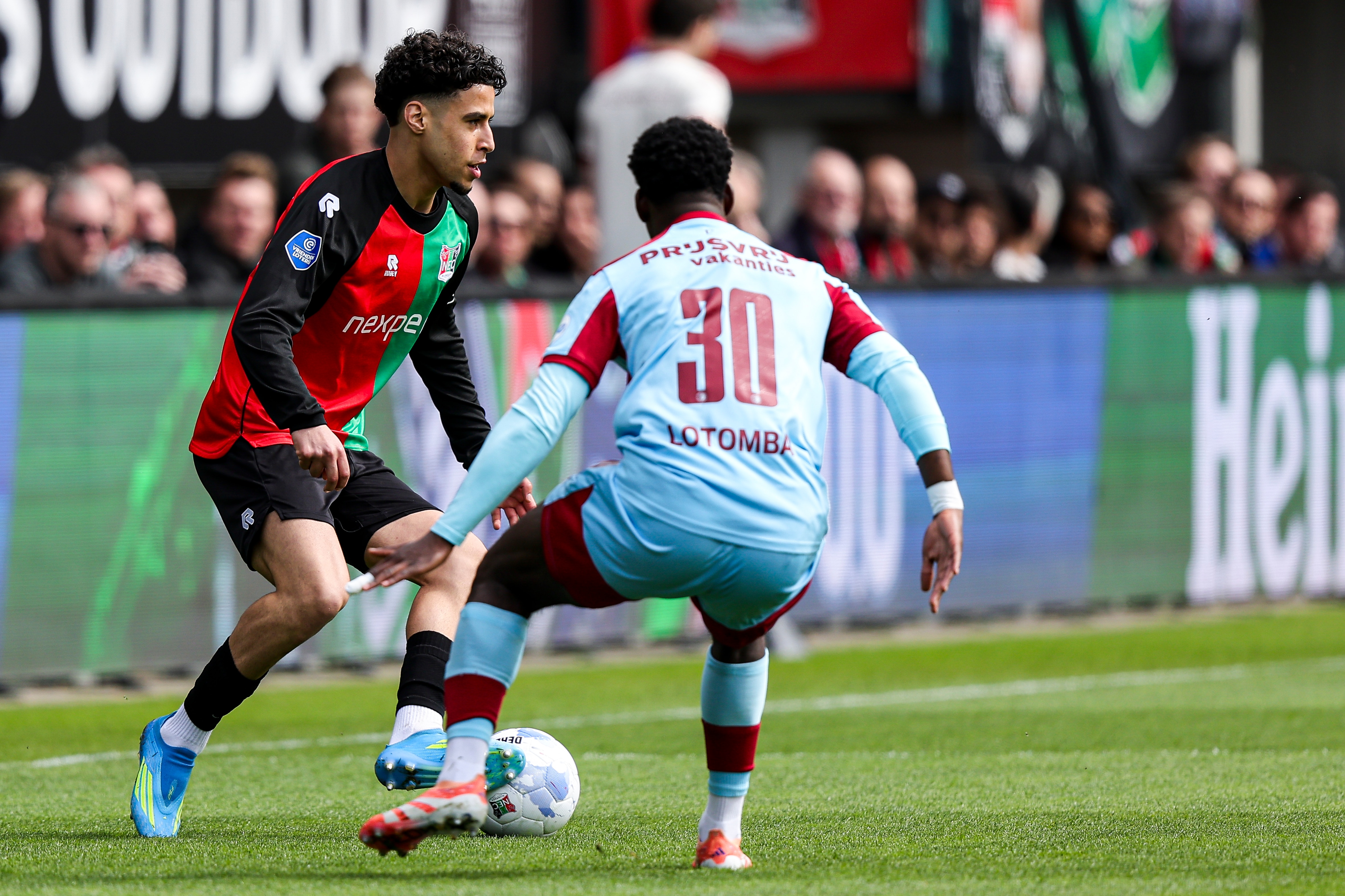 LIVE eredivisie | NEC probeert Feyenoord in sfeervolle Goffert meteen wil op te leggen
