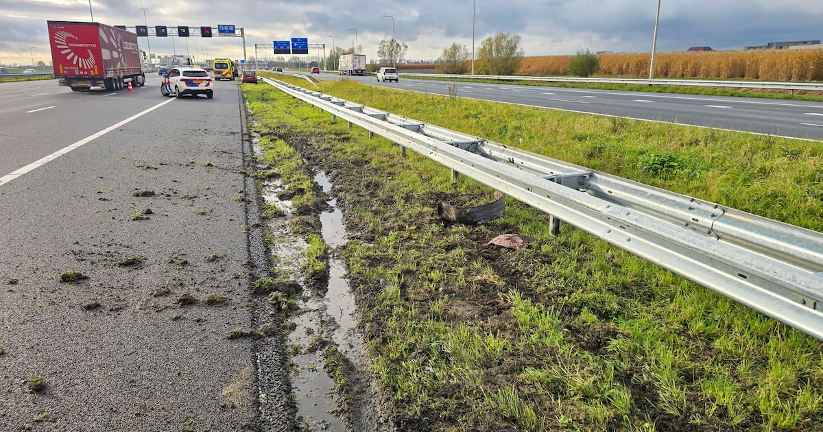 Automobilist rijdt honderden meters door de berm langs A4 bij Hoofddorp