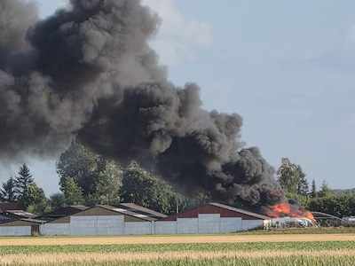 Grote brand in camper- en caravanstalling in Almkerk