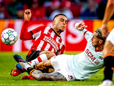 PSV start geweldig aan tweede helft: uitgerekend Dest tekent voor gelijkmaker