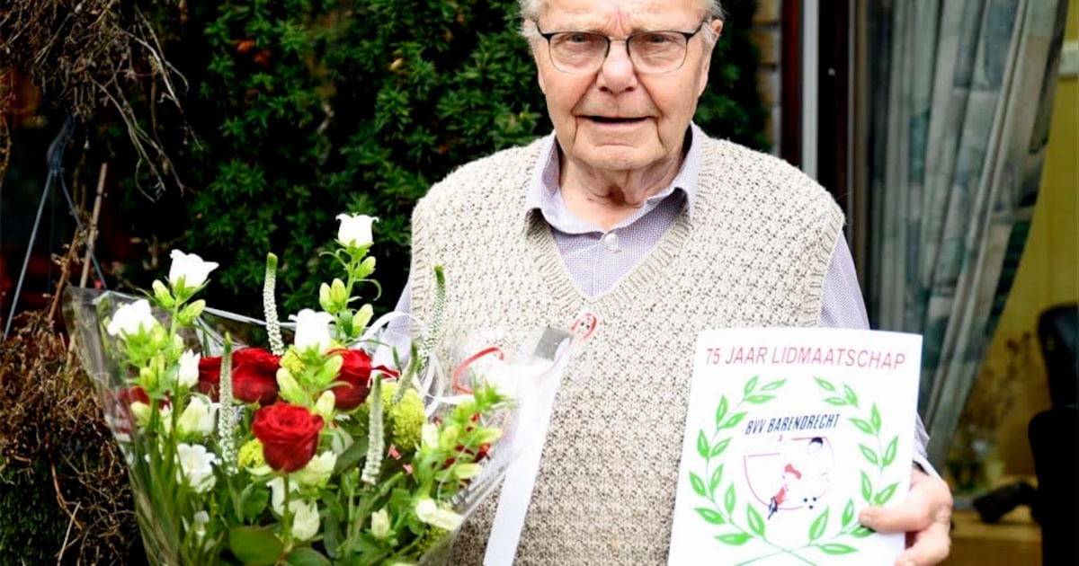 Stilzitten was niets voor Karel (90): ‘Voordat ik het doorhad, stond hij op het schuurdak’