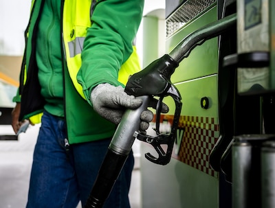 Despite Iran truce, petrol hits record high while gas prices plummet