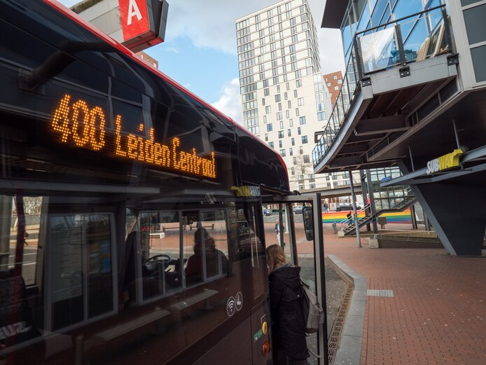 Nóg sneller met de bus naar Leiden, tientallen miljoenen voor ...