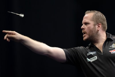 Nederlander die 5 keer scoorde in KNVB-beker wint bij profdebuut als darter, straks Van Duijvenbode in actie in Maastricht