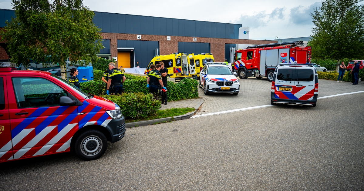 Bedrijfsongeval in Bodegraven: persoon raakt bekneld tijdens laden en lossen
