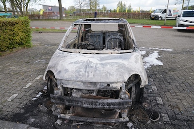 Man opgepakt voor autobranden in Deventer, maar politie telt er al zestig in de stad