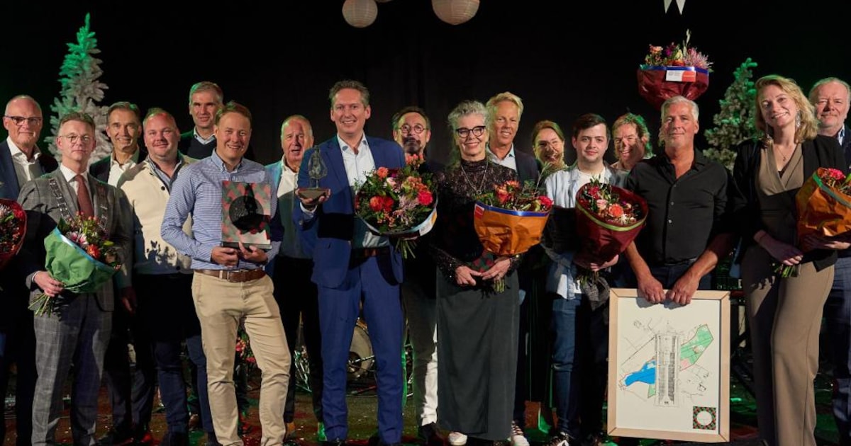 Burgemeester roemt ondernemers bij feestelijke verkiezing in Aalsmeer