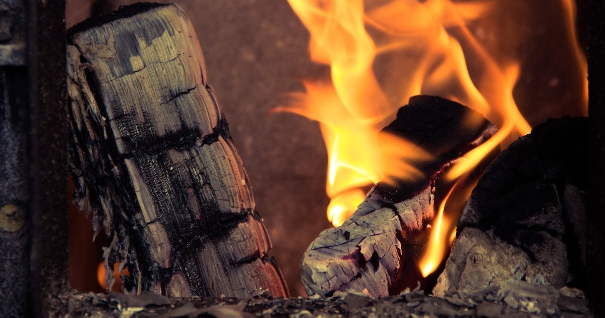 Gemeente Zoeterwoude vraagt om voorzichtigheid bij houtstook
