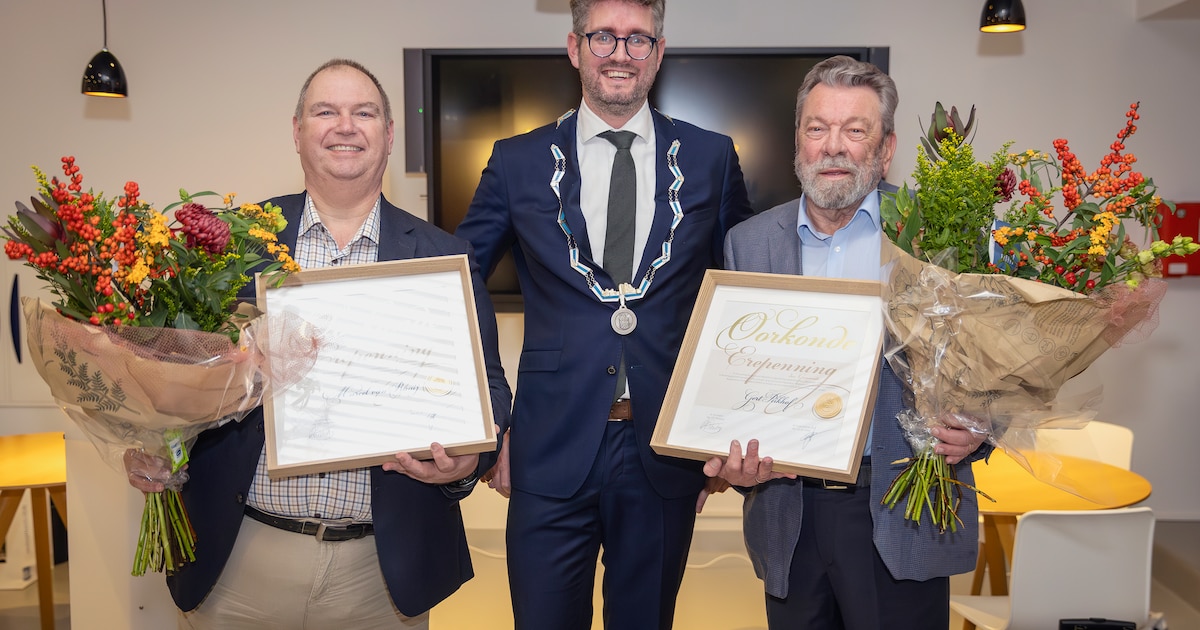 Marcel van Raaij en Gert Rikhof ontvangen gemeentelijke erepenning in Maassluis
