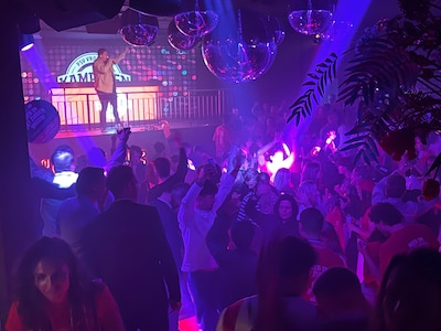 Ook PSV Vrouwen vieren landstitel in Eindhovense discotheek