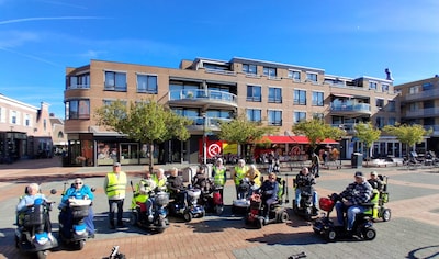 Massale belangstelling voor scootmobielritten