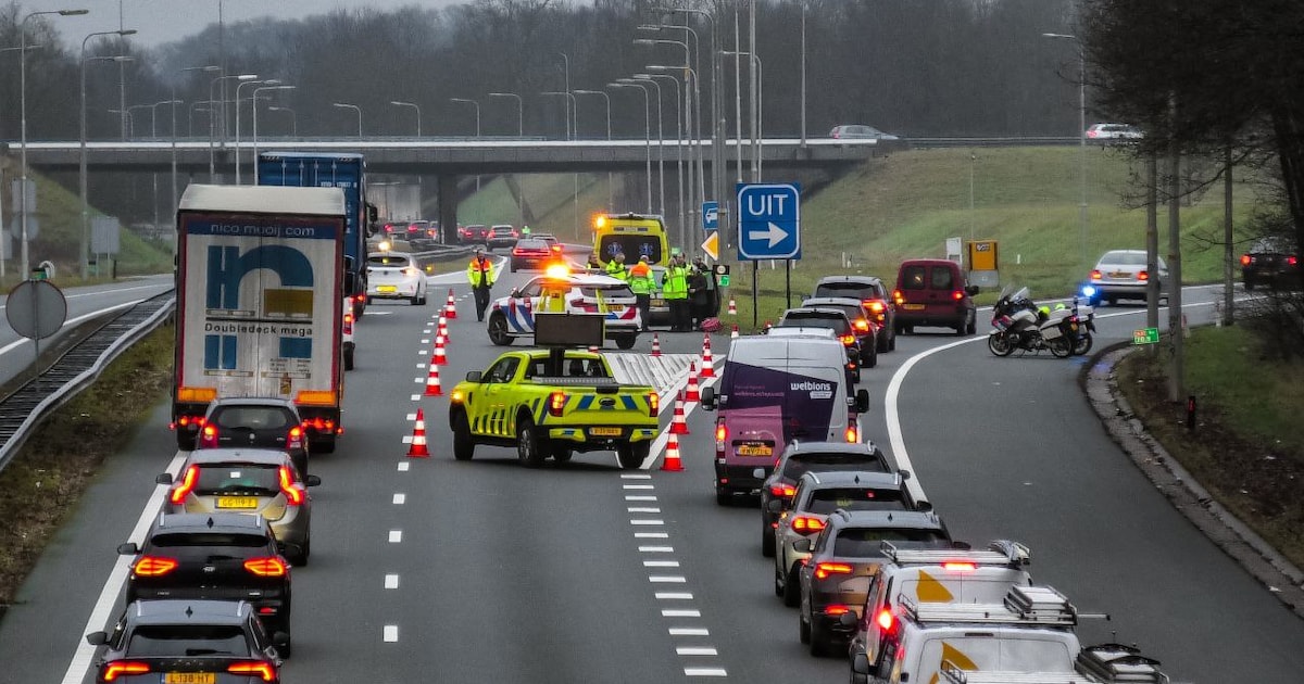 Auto’s botsen op A35 bij Enschede, veel verkeershinder voor overig verkeer